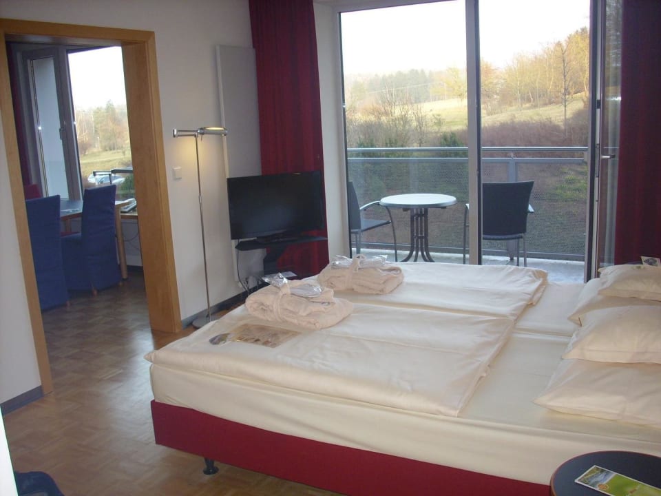 Schlafraum mit Balkon Bio-Seehotel Zeulenroda