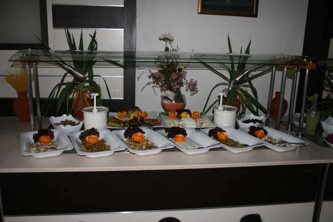 Nur ein kleiner Teil des Büffet La Vita's Hotel