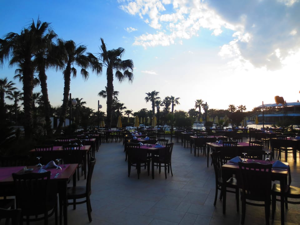 Restaurant Aussenterrasse VONRESORT Golden Coast