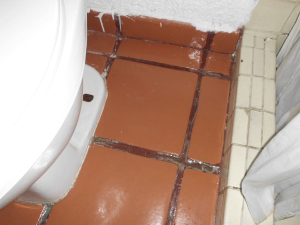 Undichtes WC Becken Tukan Hotel Playa del Carmen