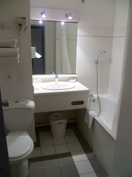 Kleines Badezimmer Hotel Les Jardins D'adalric