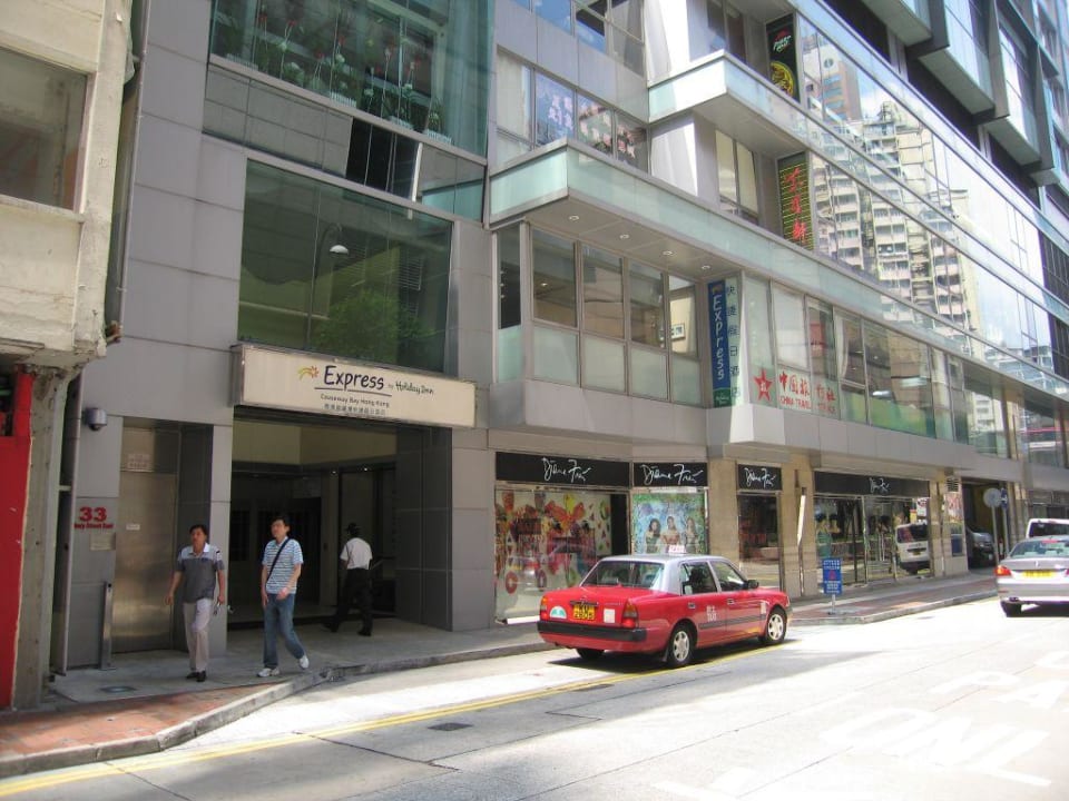 Eingang/Strasse Holiday Inn Express Causeway Bay Hong Kong