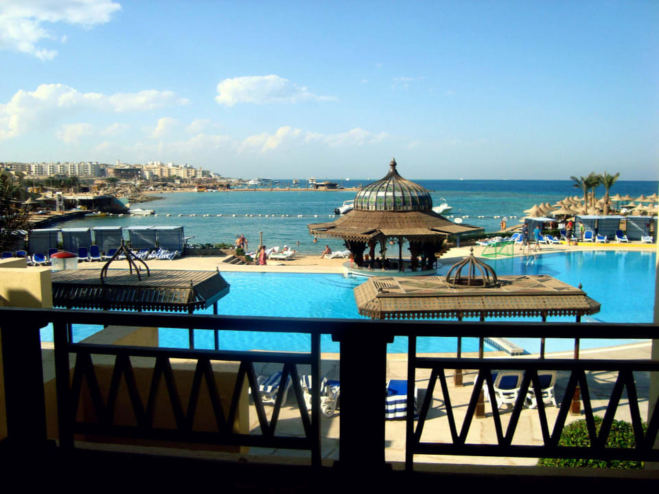 Прекрасный вид с балкона Sunny Days Palma De Mirette Resort & Spa