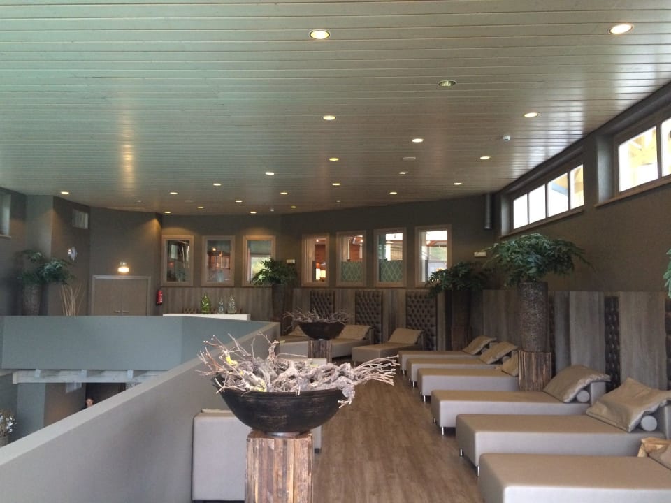 Liegen im Indoor Pool, oben Aldiana Club Ampflwang