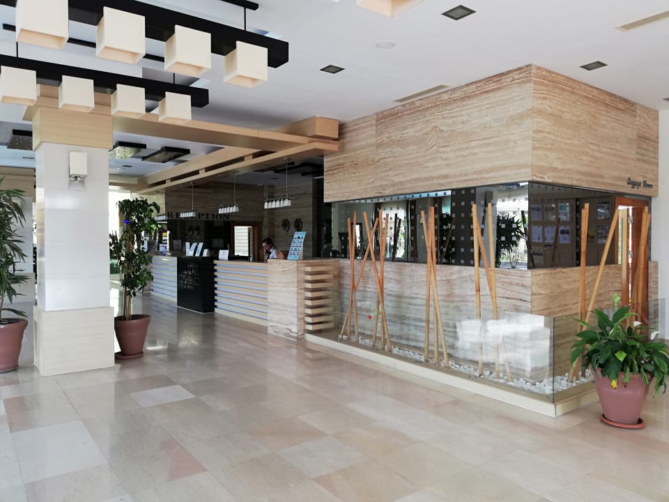 Lobby Telatiye Resort