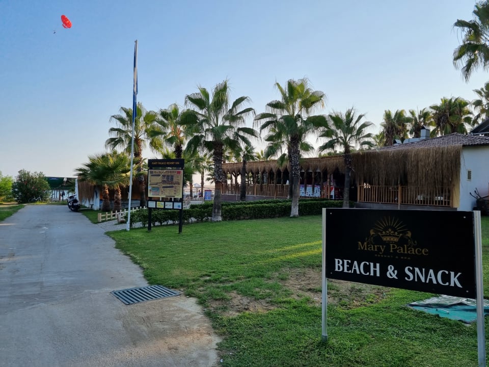 Strand Mary Hotel Side