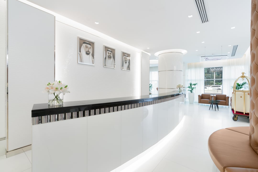Lobby Golden Sands Hotel & Residences