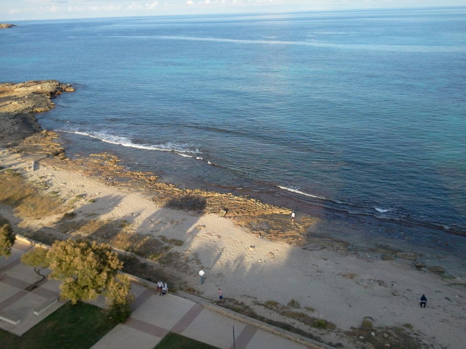 Strand direkt vor dem Hotel Aparthotel Playa Dorada