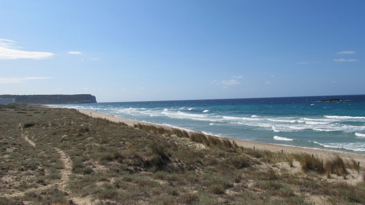 Strand von Westen aus Apartments Mar Blau