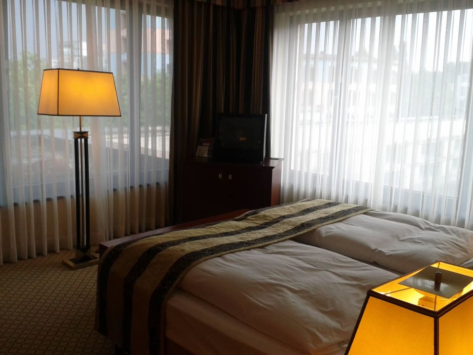 Schlafzimmer Suite 3066 JW Marriott Hotel Berlin