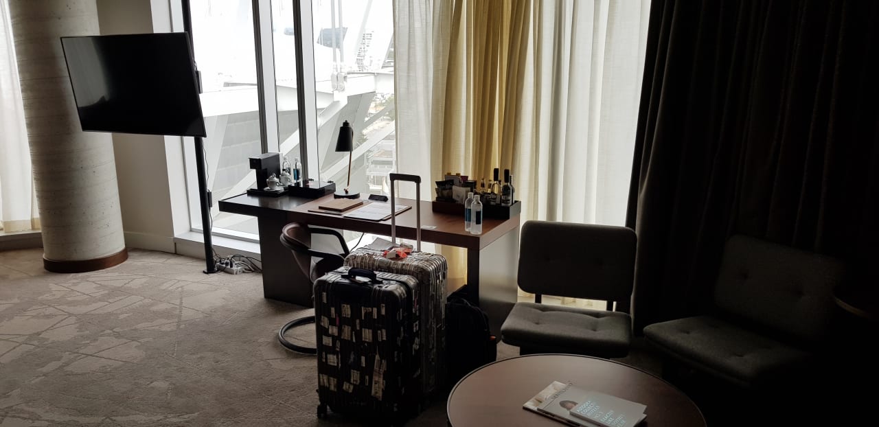 Zimmer The Douglas, Autograph Collection