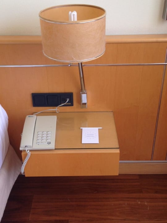 Uralte, elkige Lampe Eurohotel Diagonal Port