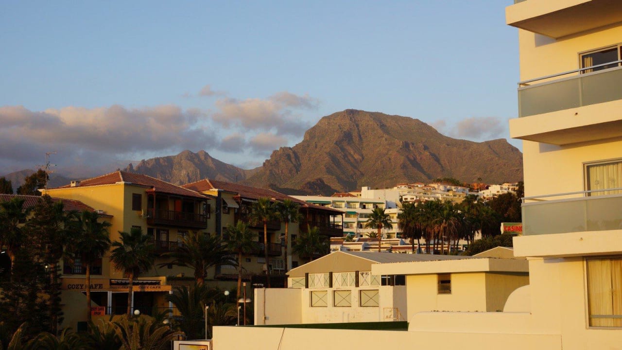 Blick ins Hinterland von der Terrasse aus H10 Gran Tinerfe - Adults only