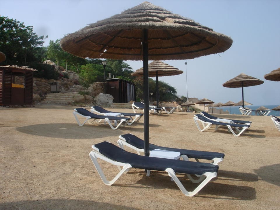Пляж отеля Dead Sea Marriott Resort & Spa