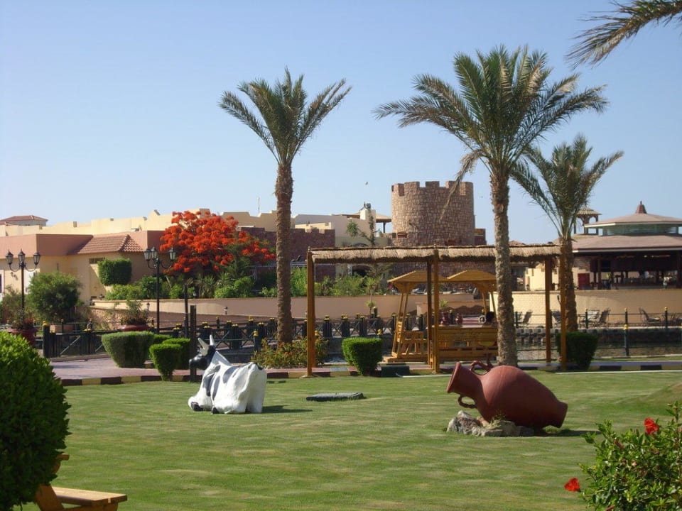 Die gepflegte Gartenanlage Pickalbatros Dana Beach Resort - Hurghada