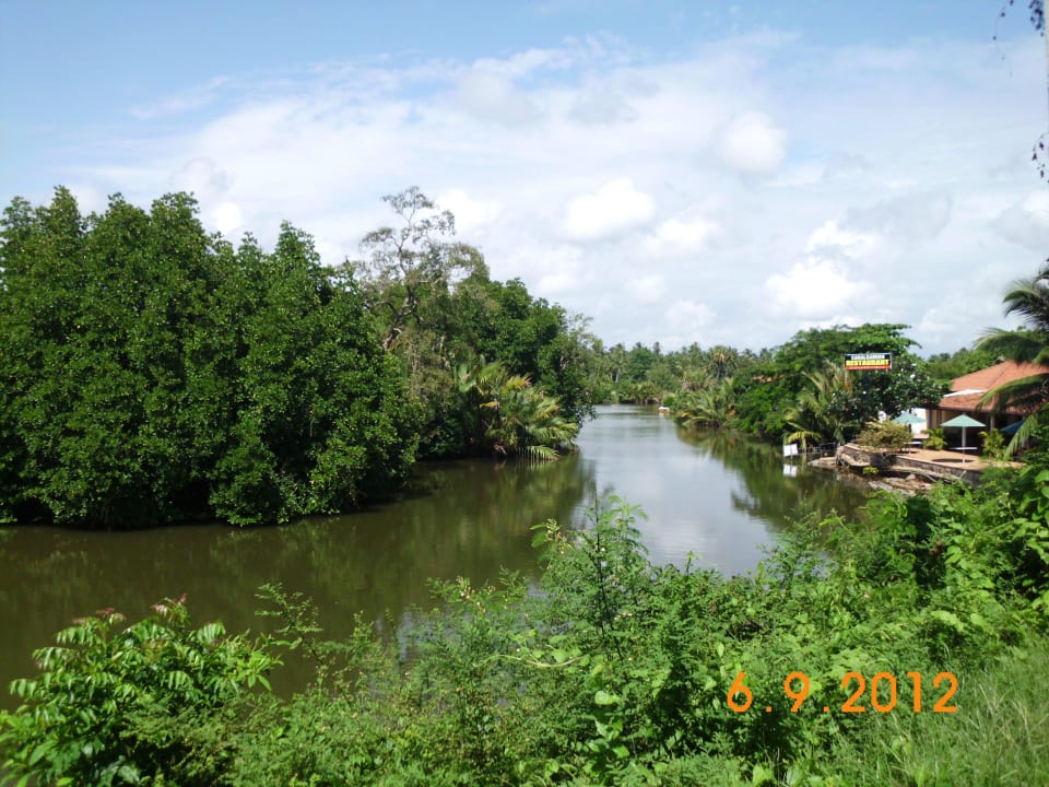 Kanal vor dem Hotel Club Hotel Dolphin