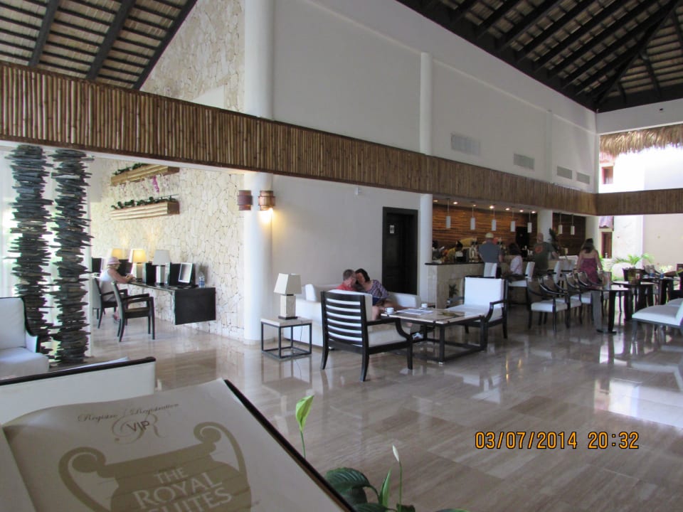 Front lobby bar TRS Turquesa Hotel - Adults only