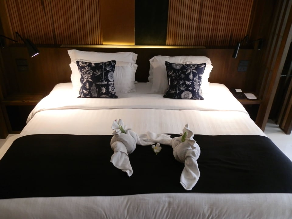 Kingsize Bett Pavilion Samui Villas & Resort