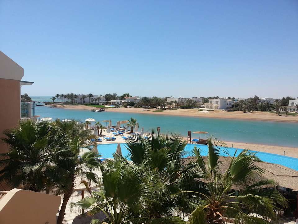 Lagunenstrand mit Pool Mövenpick Resort & Spa El Gouna