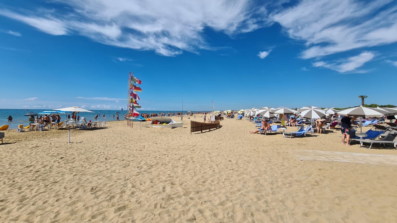 Strand Aparthotel Holiday