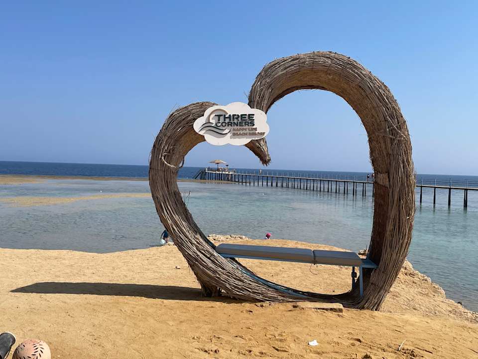 Außenansicht Three Corners Happy Life Beach Resort