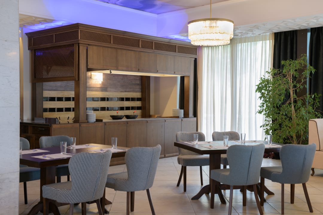 Gastro Hotel Palace, Sunny Day Resort