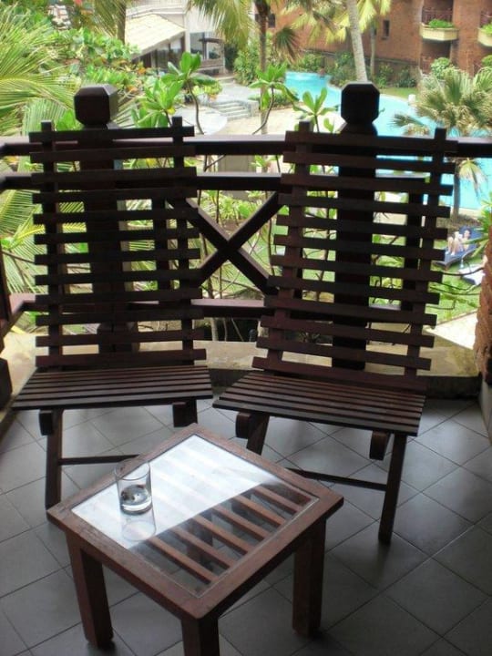 Balkon mit Sitzgruppe Royal Palms Beach Hotel