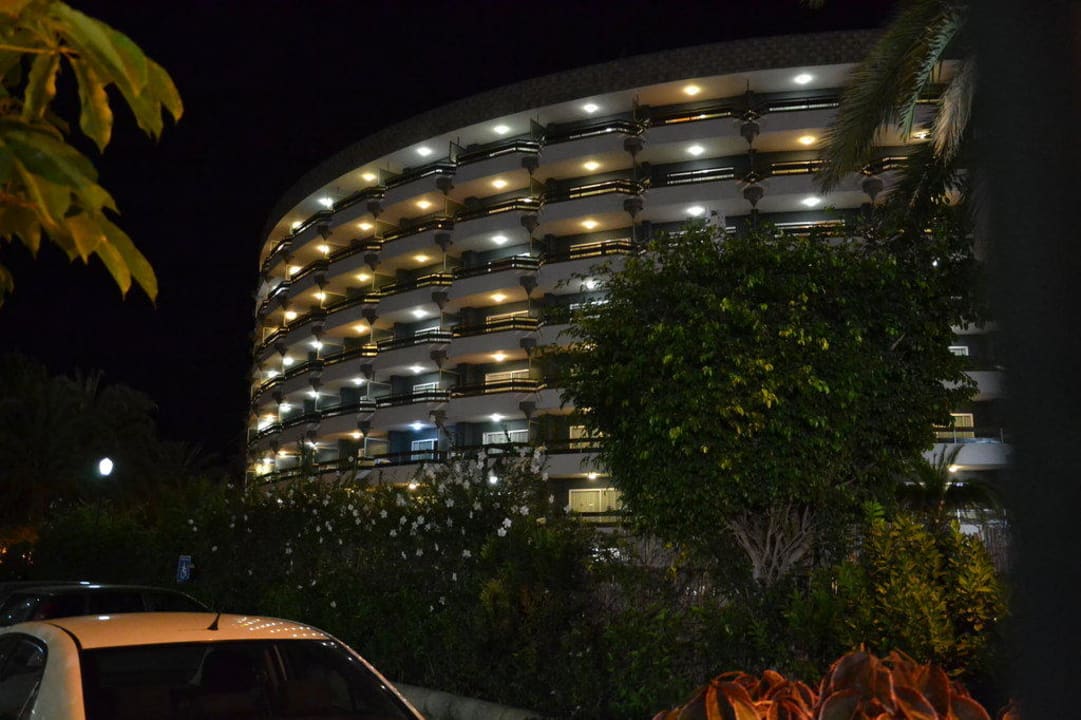 Hotel Escorial bei Nacht Bull Escorial & Spa