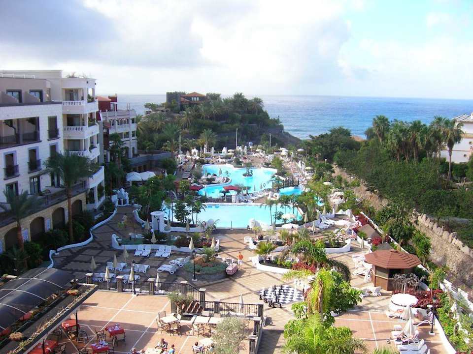 Blick über den Pool in Richtung Meer Gran Tacande Wellness & Relax Costa Adeje