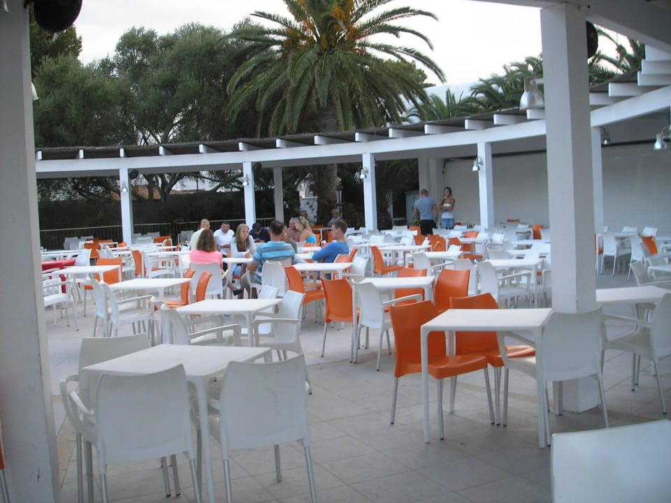 Platz vor der Showbühne Gavimar Ariel Chico Club & Resort