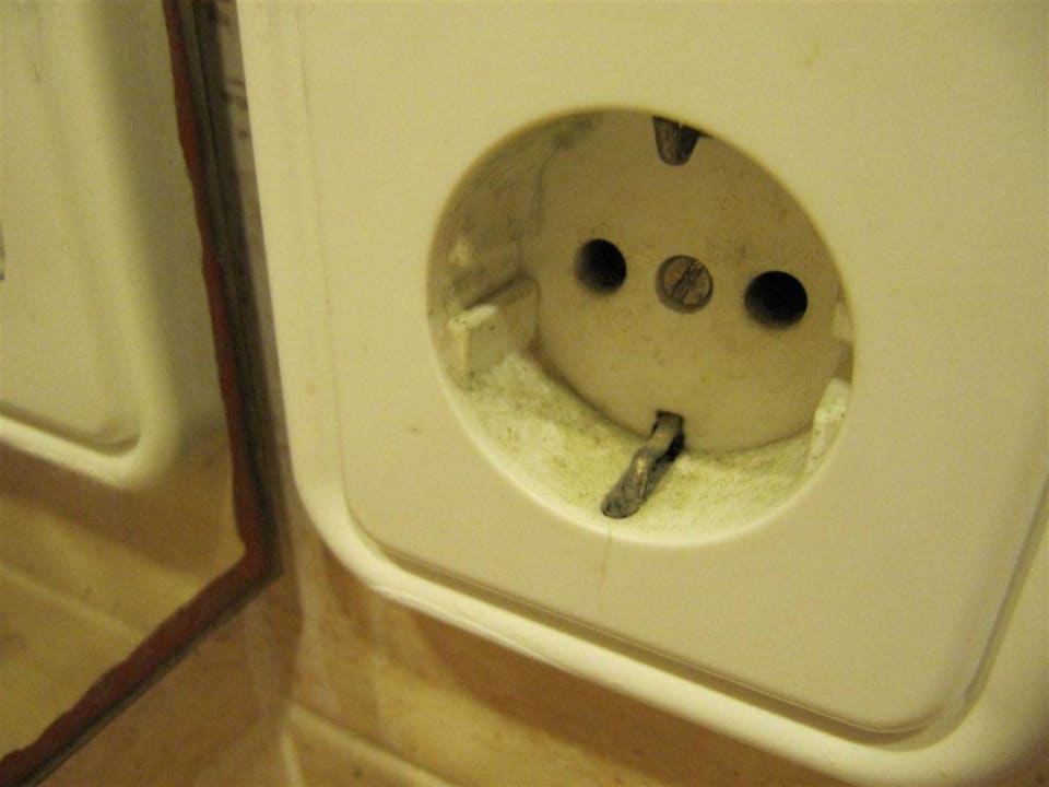 Schimmel in der Steckdose Aparthotel Houm Plaza Son Rigo