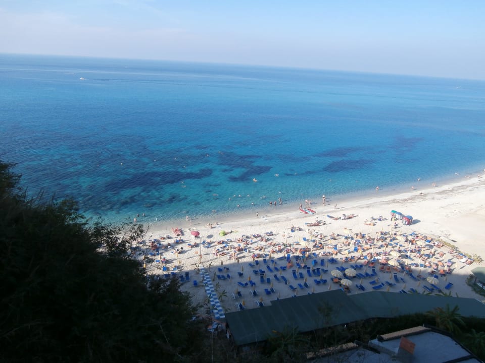 Blick von oben auf Strand Aldiana Club Rocca Nettuno Calabria