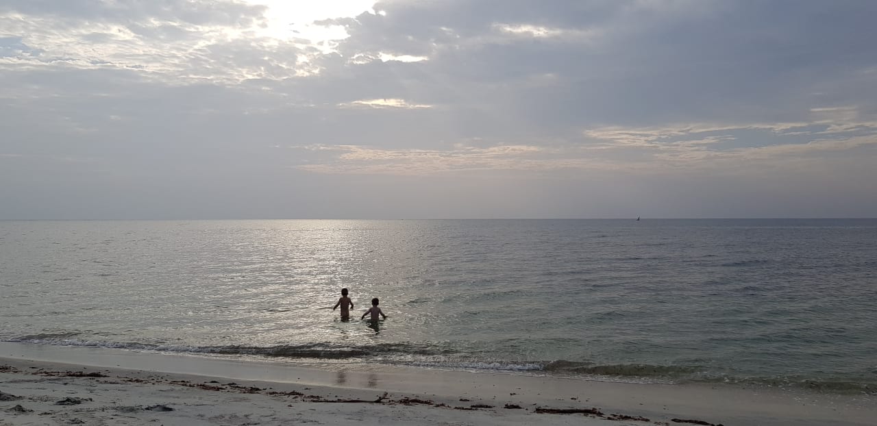Strand Bahari Baobab Camp