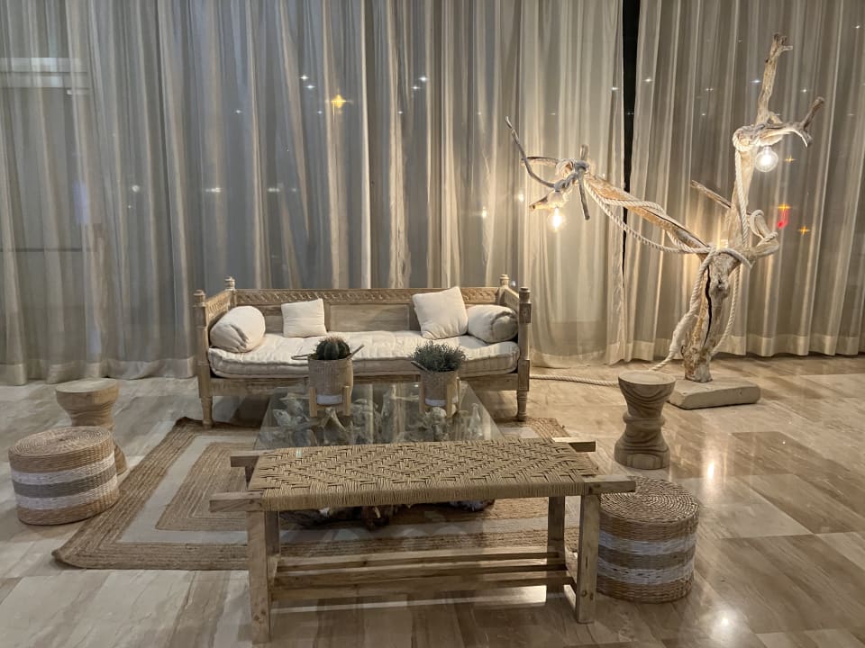 Lobby Hotel Tropic Garden