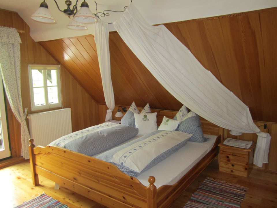 Schlafzimmer Apfelbaumhaus Familienbauernhof Haunzwicklhof