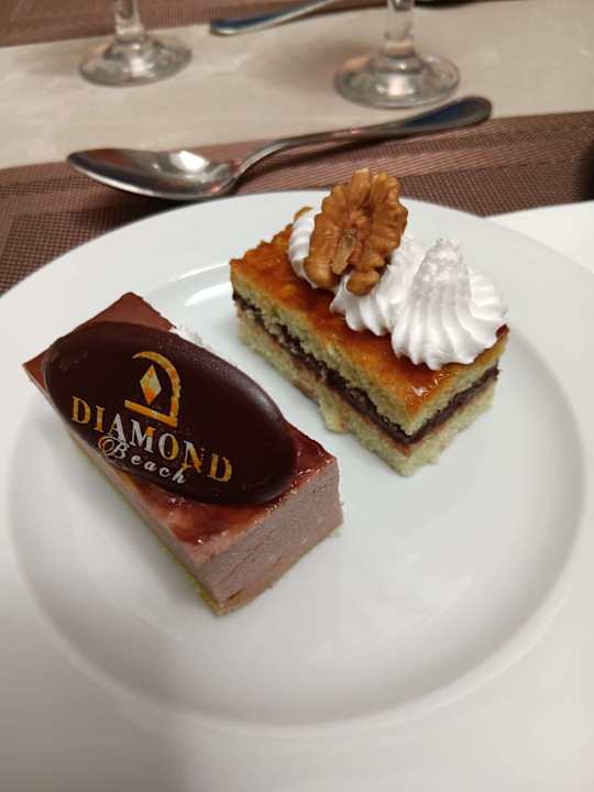 Gastro Diamond Beach by Pearl Resort