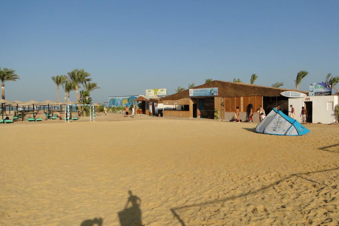 Der Fußballplatz am Strand  Golden Beach Resort