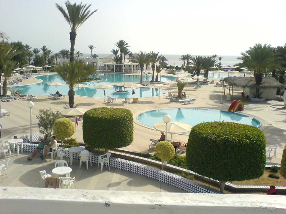 Einer von vielen Pools Hotel El Mouradi Djerba Menzel