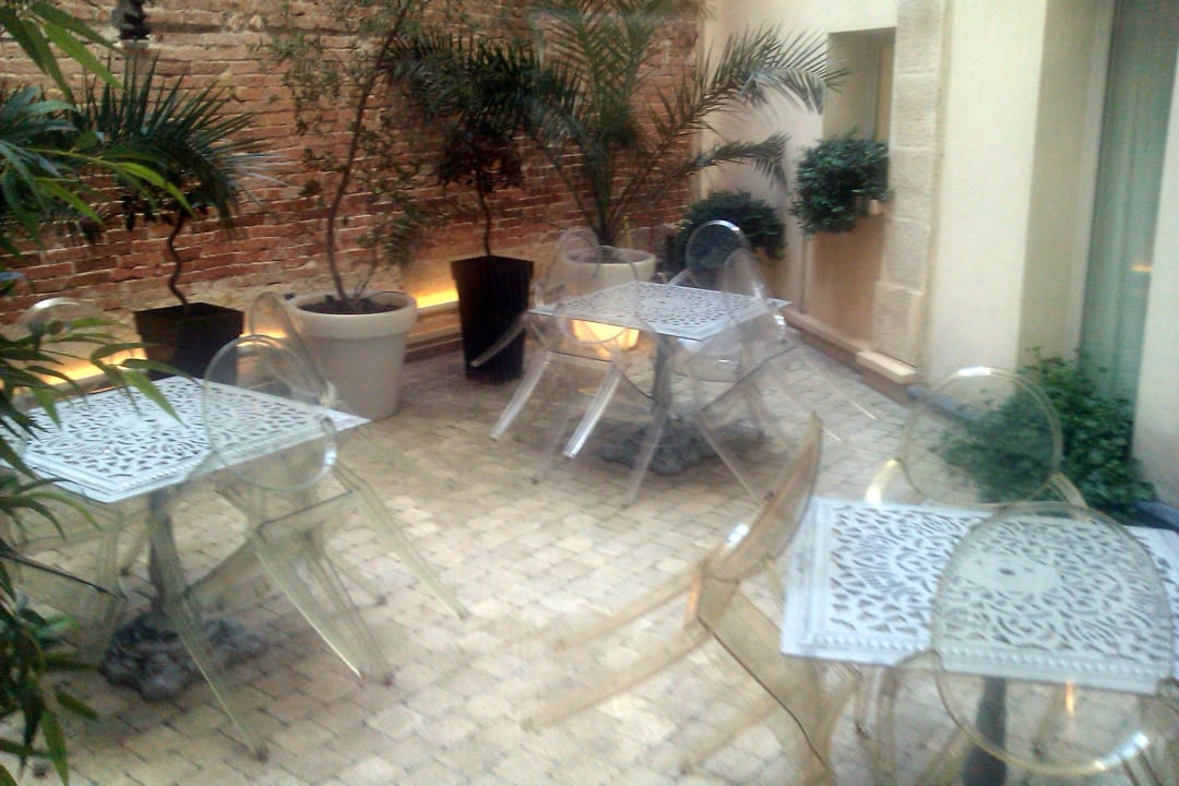 Innenhof Hotel Lorette Astotel