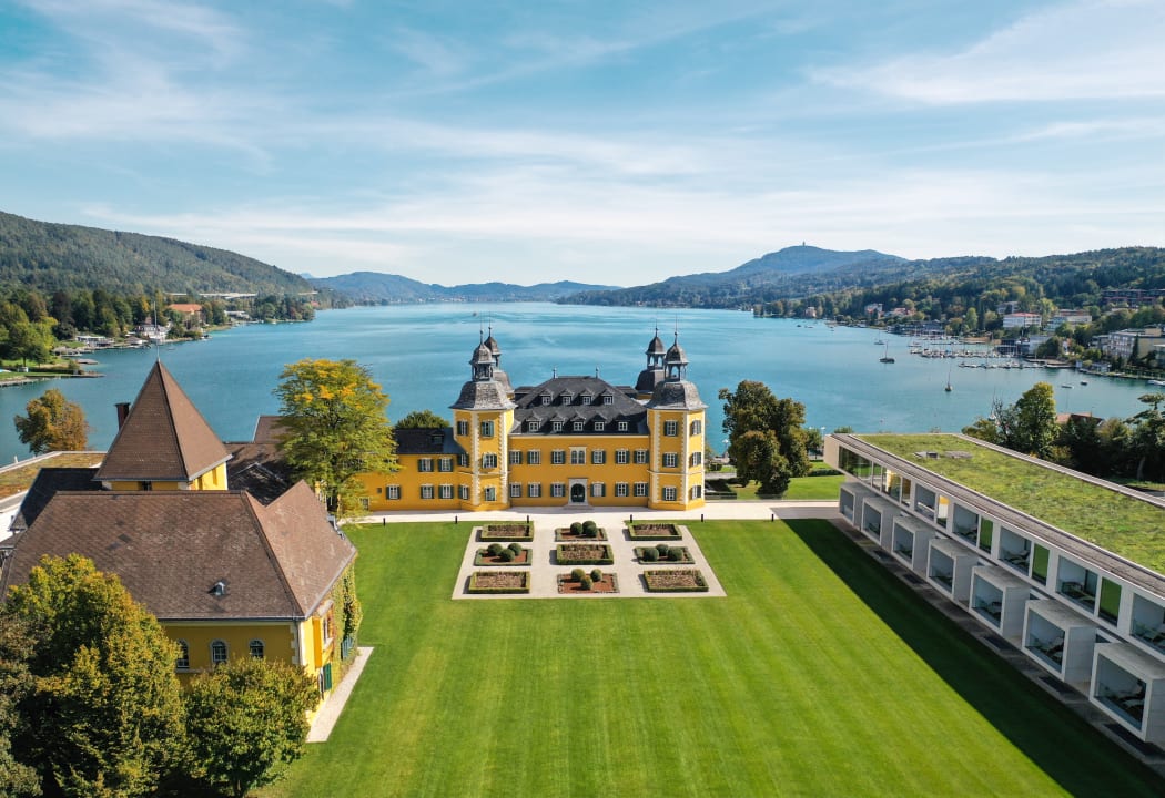 Außenansicht Falkensteiner Schlosshotel Velden