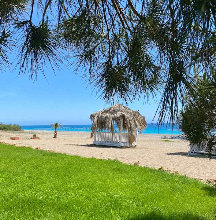 Strand Cenger Beach Resort & Spa