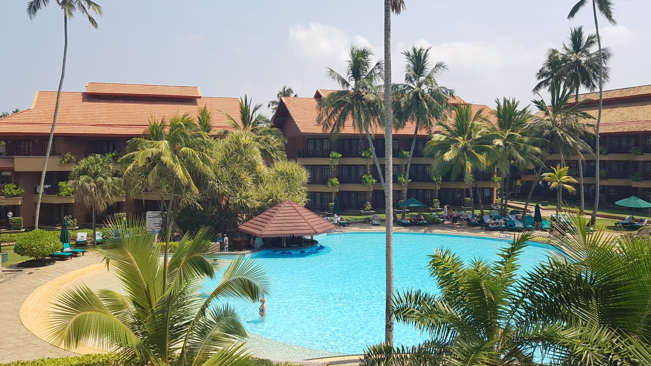 Pool Royal Palms Beach Hotel