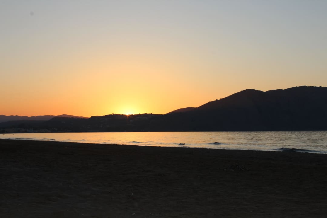 Sonnenuntergang Vantaris Luxury Beach Resort