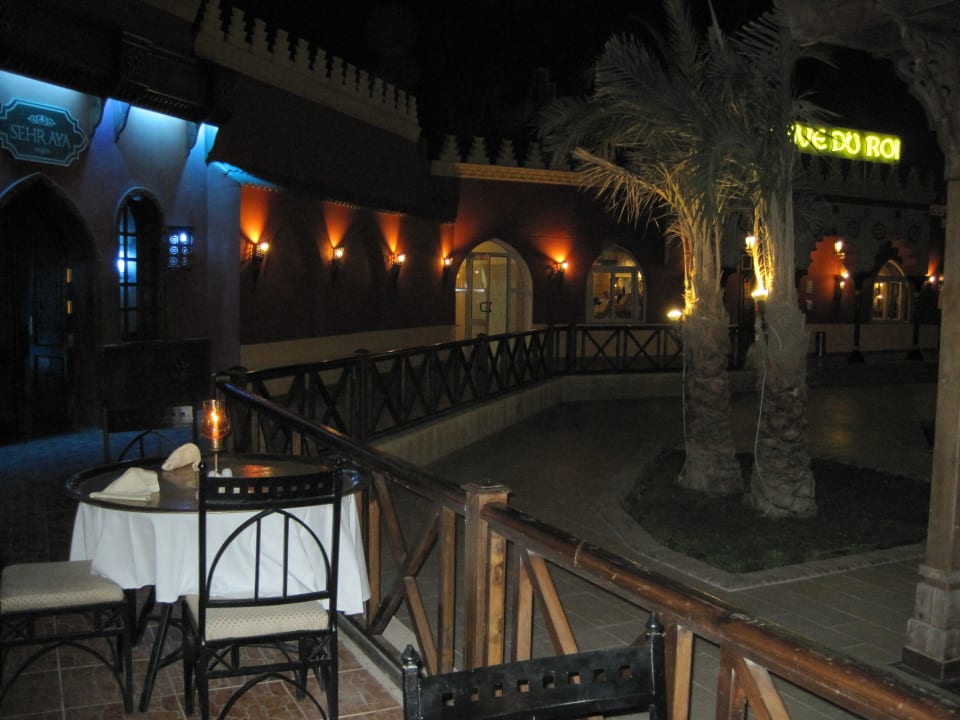 Bei Nacht Pickalbatros Alf Leila Wa Leila Resort - Neverland Hurghada