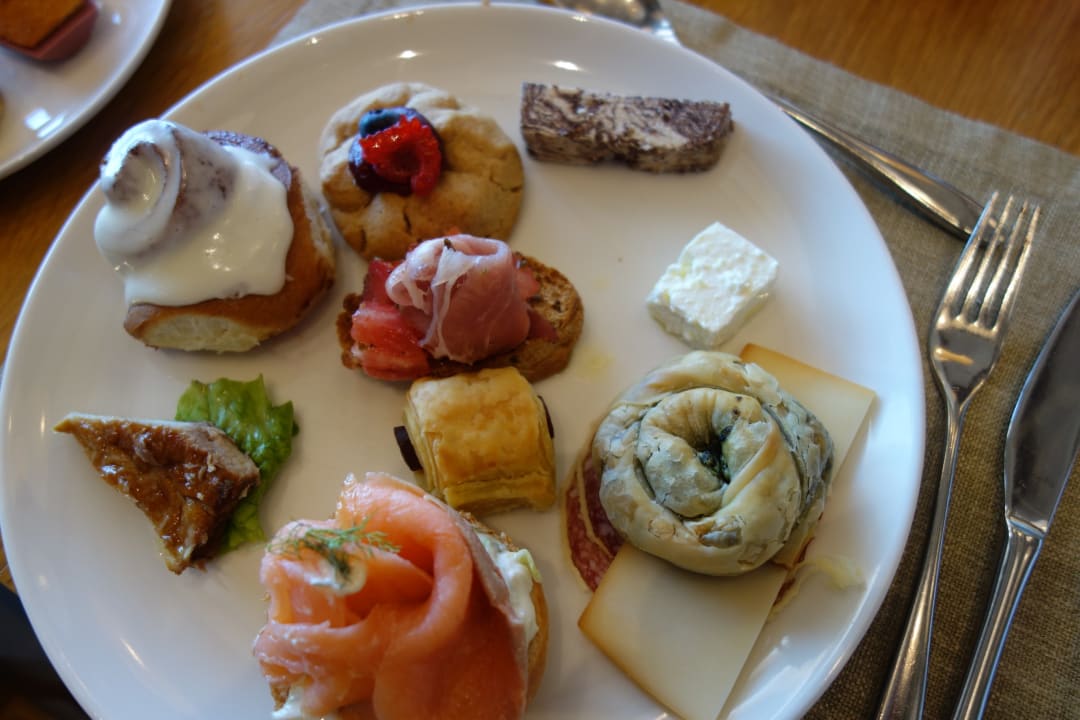 Gastro The Royal Senses Resort, Curio Collection by Hilton
