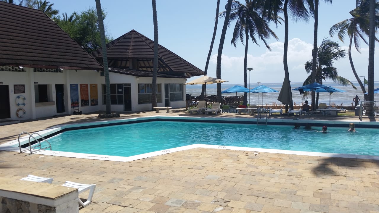 Pool Hotel Kenya Bay Beach