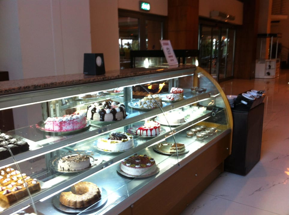 Kuchen Limak Lara Deluxe Hotel & Resort