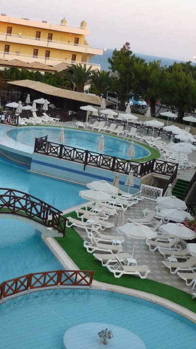Kostenlose Liegen Hotel Kalithea Mare Palace