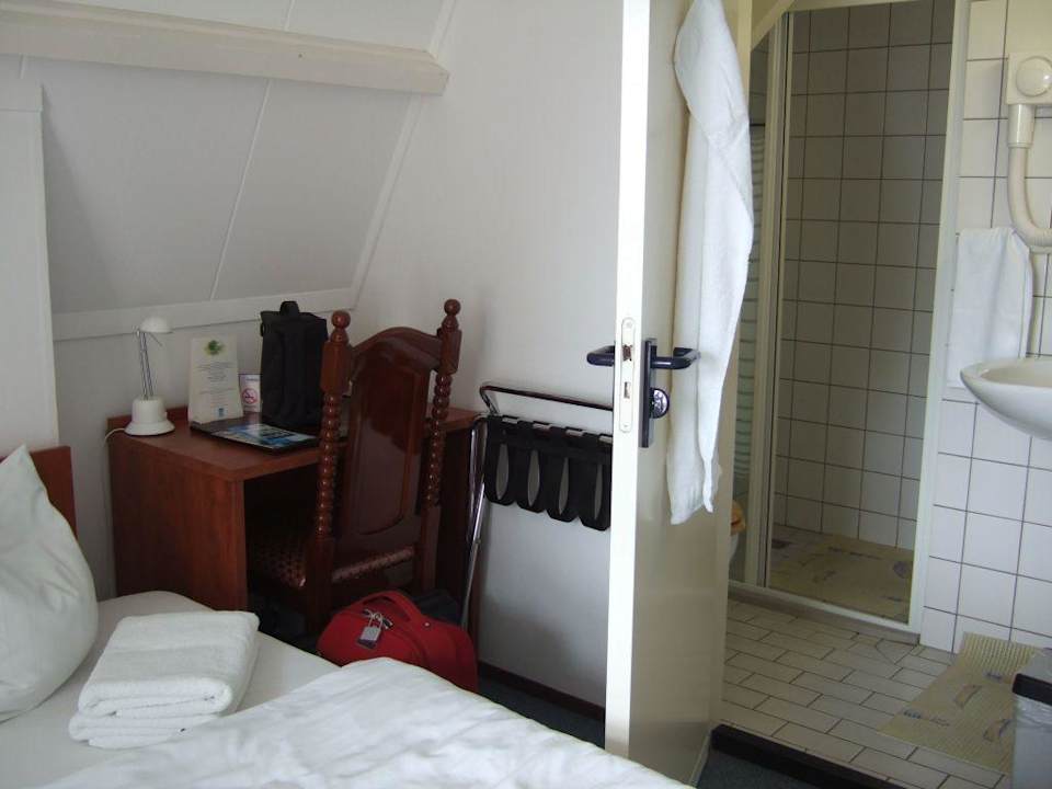 Zimmer unterm Dach Hotel De Ruyter