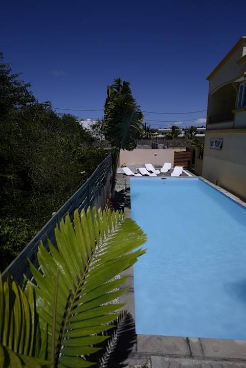 Pool Pallagino Charming Beach Side Villa